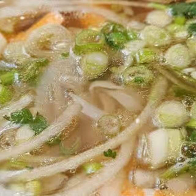 Pho Tom.